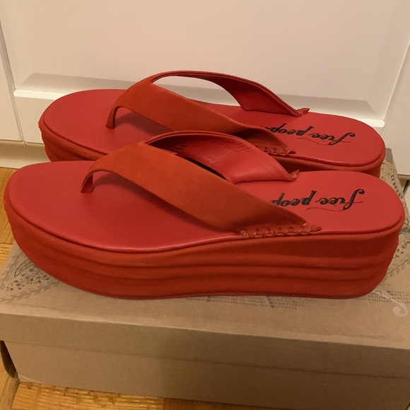 NEW🌟 Free People Haven Thong Flatform Size 40 - Picture 2 of 4